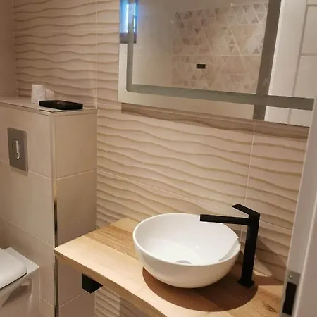 лиловата къща Tatil Evi *