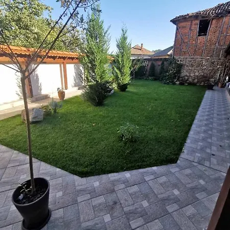 лиловата къща Tatil Evi