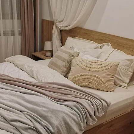 лиловата къща Tatil Evi *