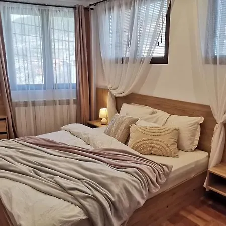 лиловата къща 度假居