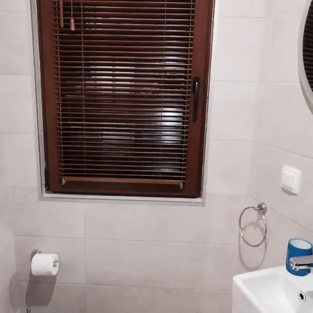 лиловата къща