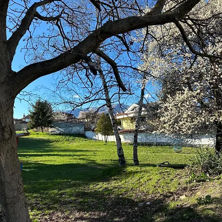 Дом отдыха лиловата къща