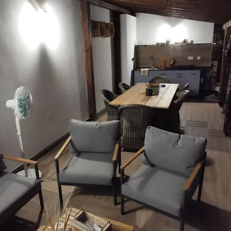 лиловата къща Tatil Evi