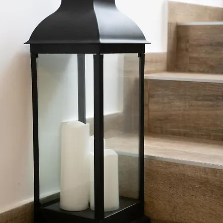 лиловата къща Nyaraló *