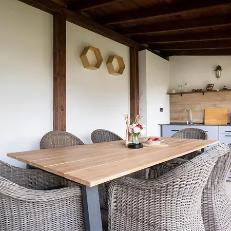 Дом отдыха лиловата къща