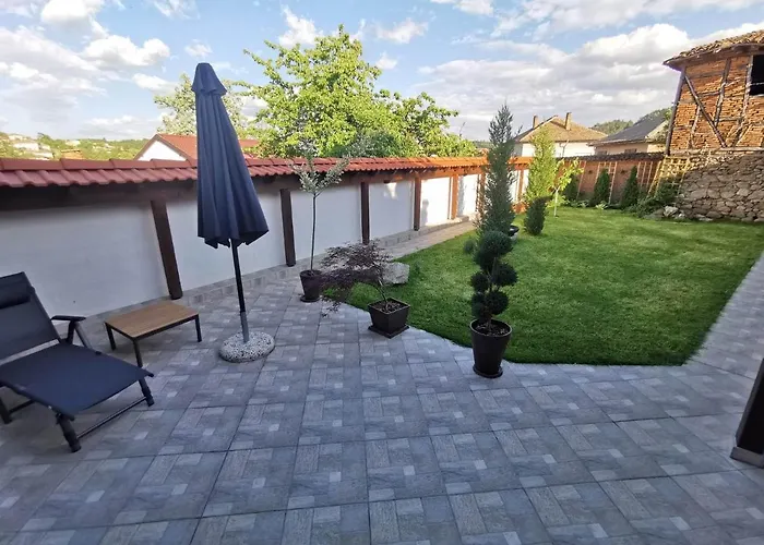 лиловата къща *