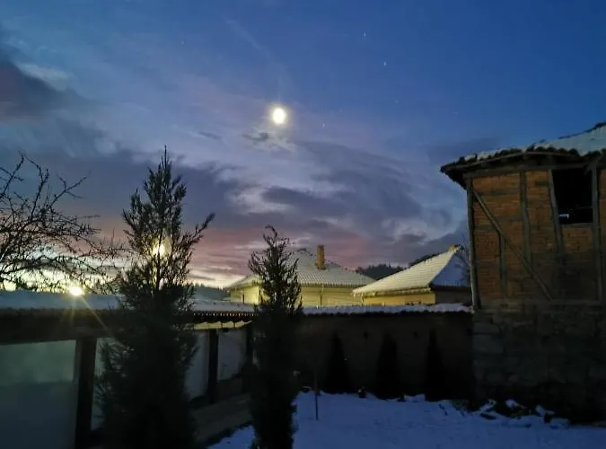 Feriehus лиловата къща *