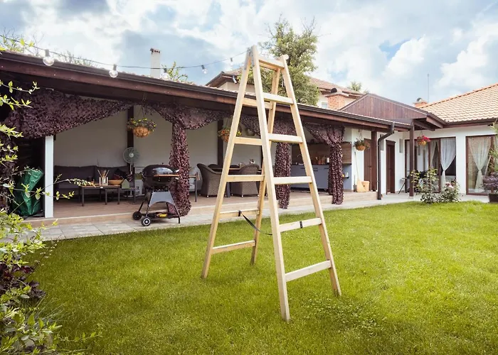 лиловата къща